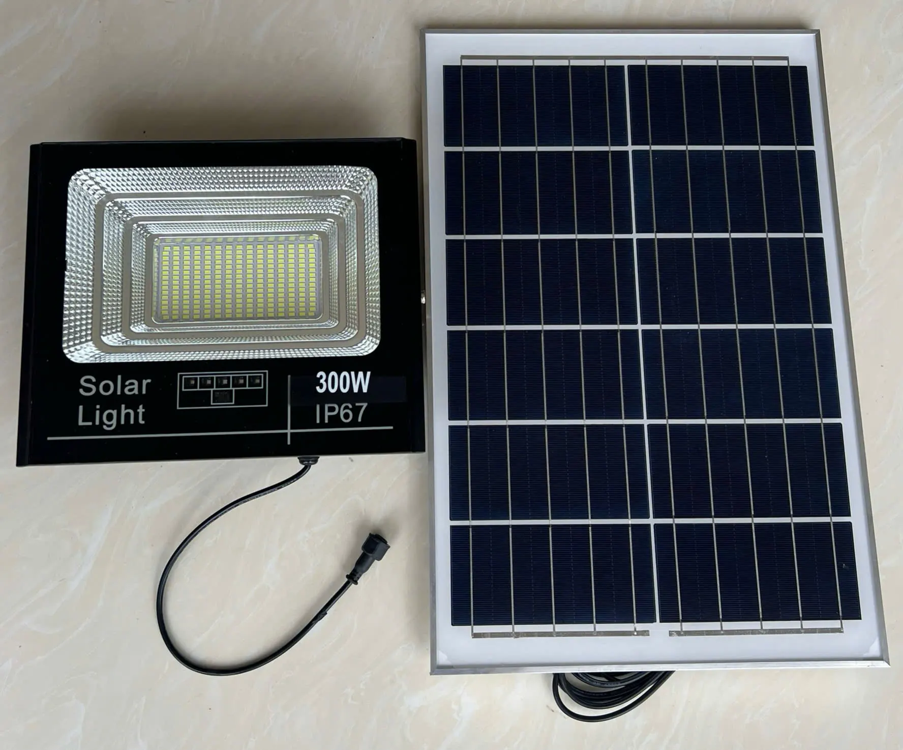 Đèn năng lượng mặt trời 300W IP67